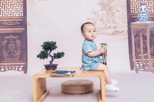 昆山宝宝眼睛肿是什么原因